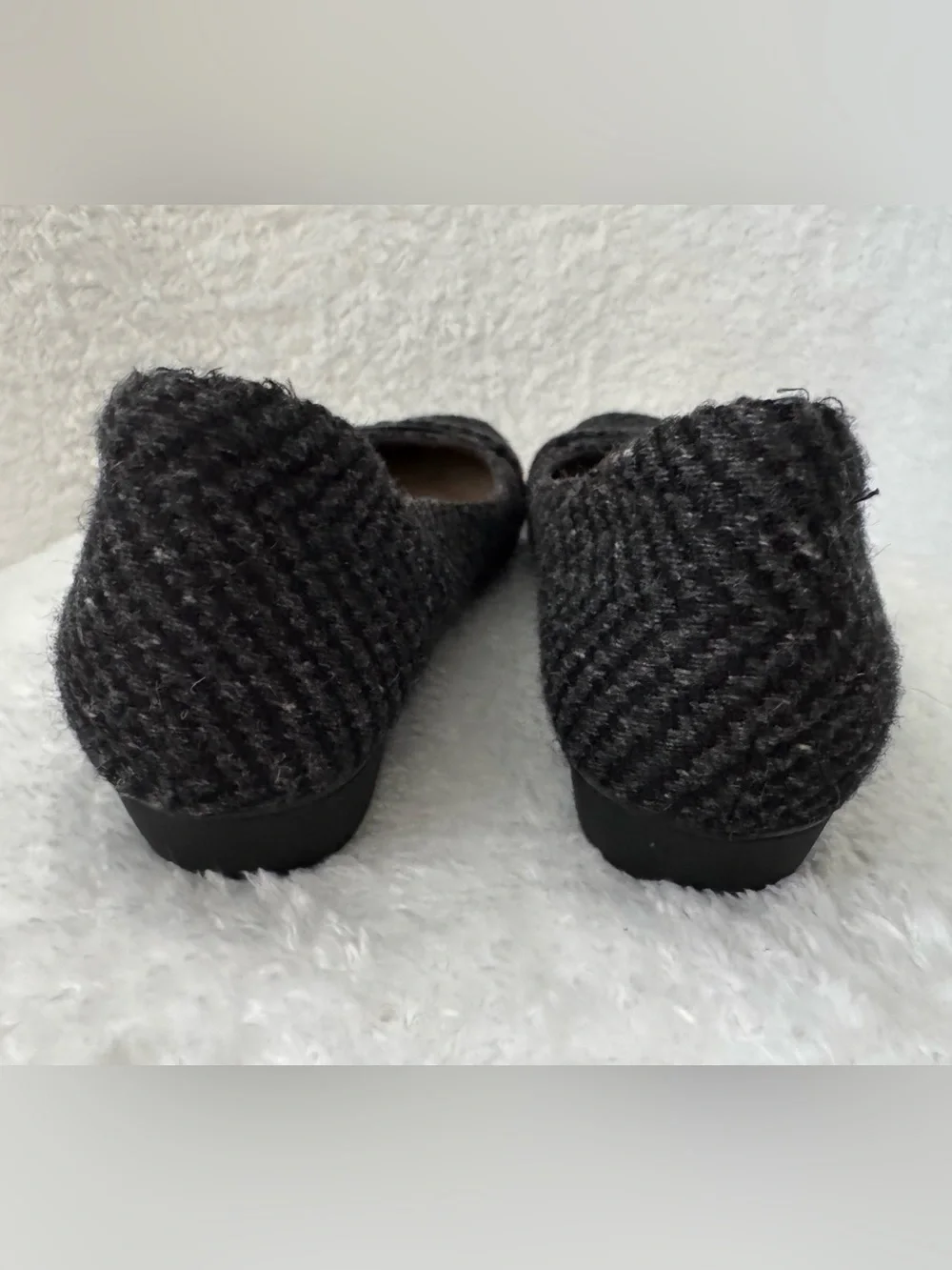 Clarks Cushion Soft black/gray herringbone tweed textile flats size 7.5M womens